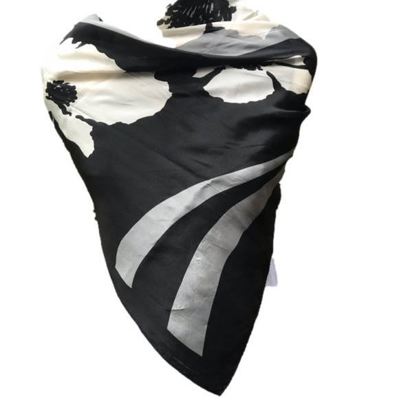 Scarf polyester white flowers on a wavy black and gray background 31” x 31” - Picture 3 of 3